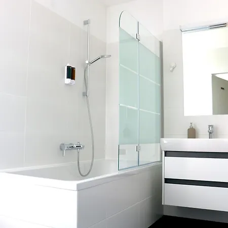 Soho Stylish 1 Bedroom Ap With Balcony And Mountain View Apartment