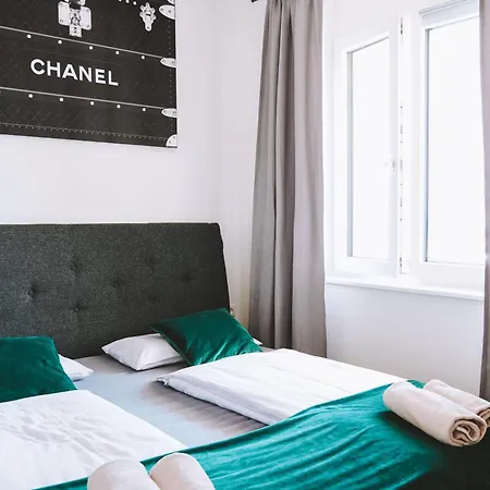 Daire Soho Stylish 1 Bedroom Ap With Balcony And Mountain View